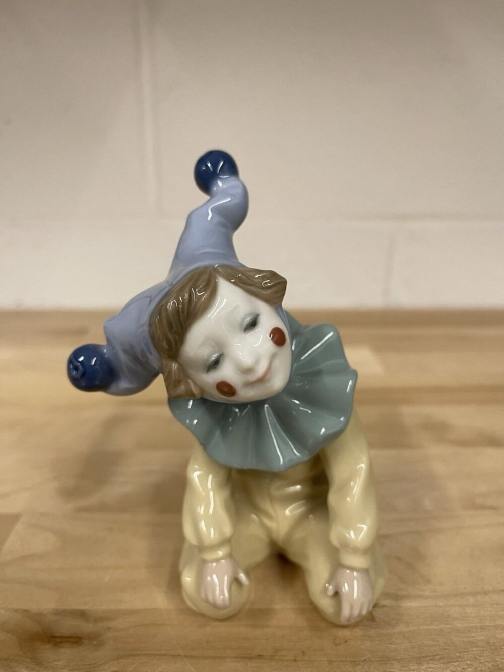 NAO by Lladro Joy the Jester Clown Porcelain Figurine Retired 1067 Spain
